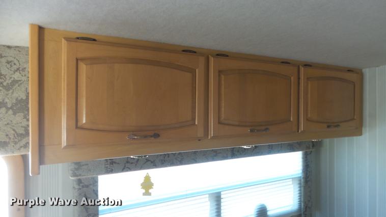 image for item FO9176 1997 Winnebago Vectra Grand Tour RV