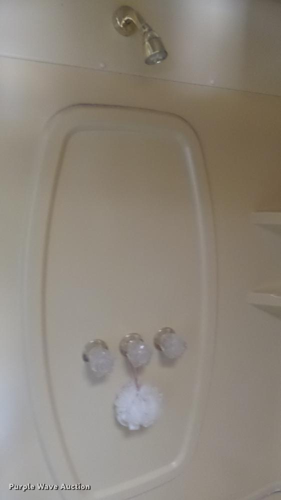 image for item FO9176 1997 Winnebago Vectra Grand Tour RV