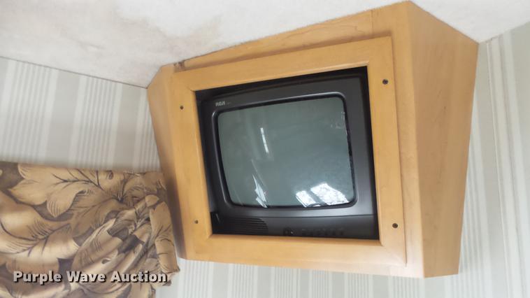 image for item FO9176 1997 Winnebago Vectra Grand Tour RV