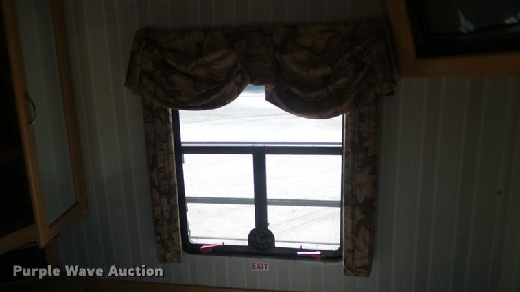 image for item FO9176 1997 Winnebago Vectra Grand Tour RV