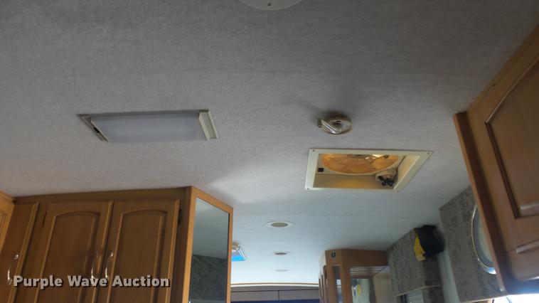 image for item FO9176 1997 Winnebago Vectra Grand Tour RV