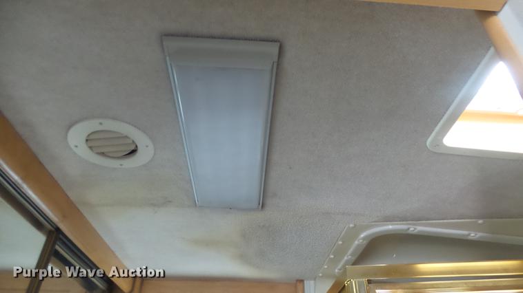 image for item FO9176 1997 Winnebago Vectra Grand Tour RV