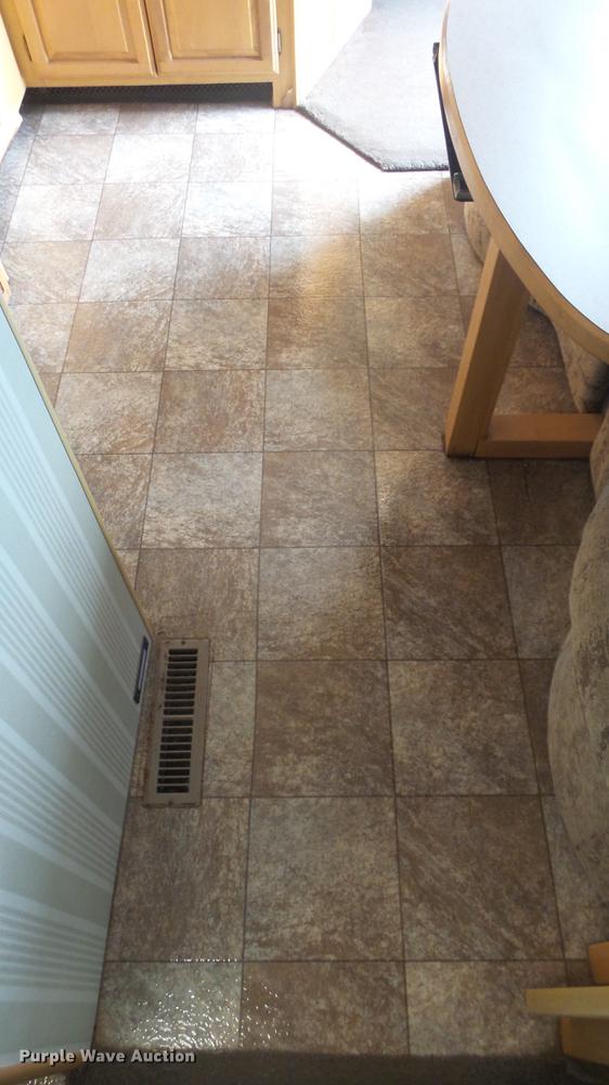 image for item FO9176 1997 Winnebago Vectra Grand Tour RV