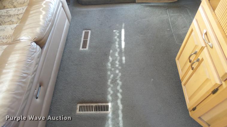 image for item FO9176 1997 Winnebago Vectra Grand Tour RV