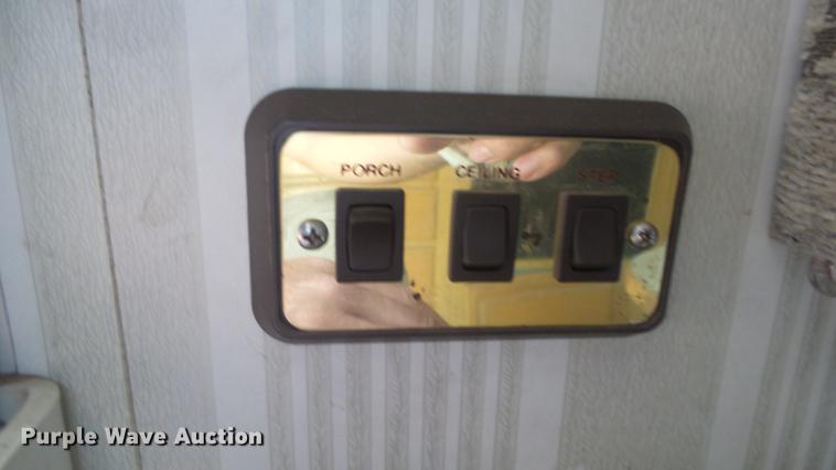 image for item FO9176 1997 Winnebago Vectra Grand Tour RV