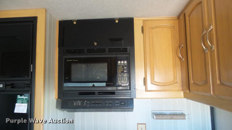 image for item FO9176 1997 Winnebago Vectra Grand Tour RV