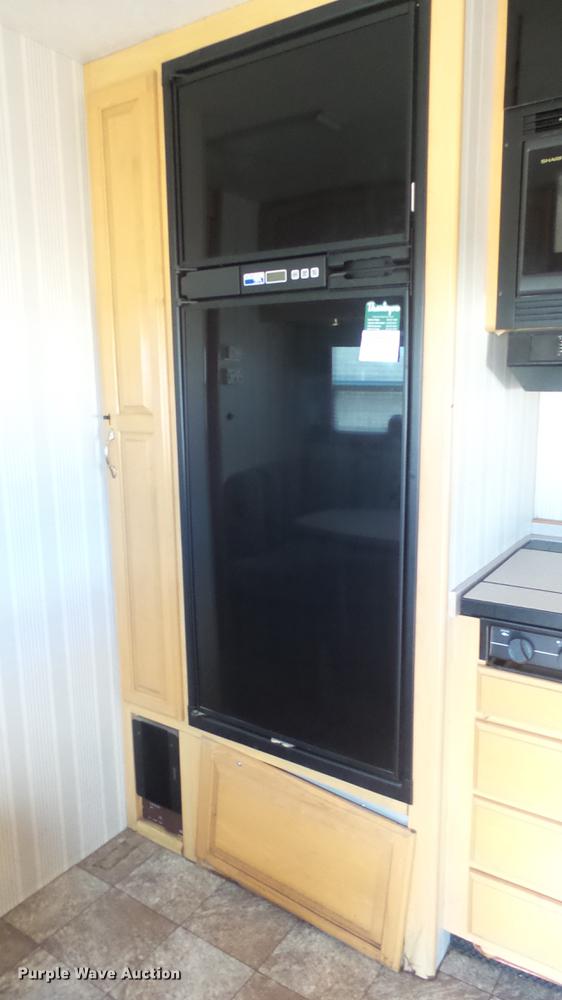 image for item FO9176 1997 Winnebago Vectra Grand Tour RV