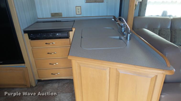 image for item FO9176 1997 Winnebago Vectra Grand Tour RV