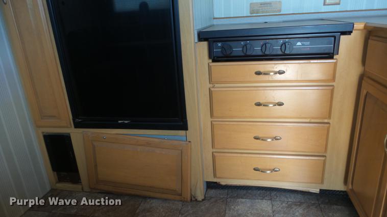 image for item FO9176 1997 Winnebago Vectra Grand Tour RV