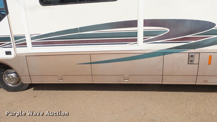 image for item FO9176 1997 Winnebago Vectra Grand Tour RV