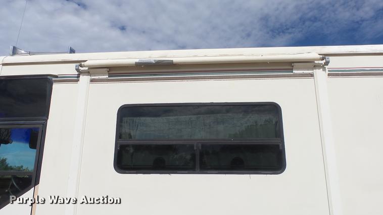 image for item FO9176 1997 Winnebago Vectra Grand Tour RV