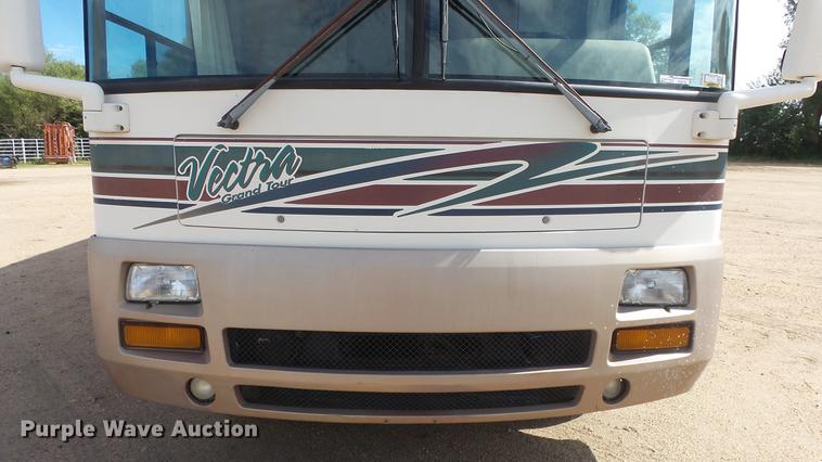 image for item FO9176 1997 Winnebago Vectra Grand Tour RV