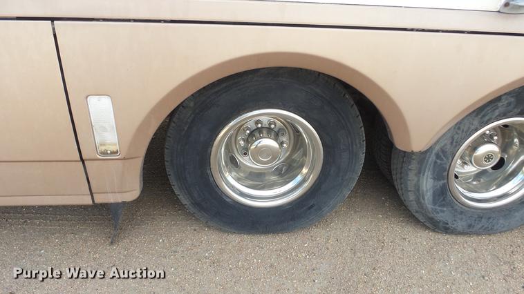 image for item FO9176 1997 Winnebago Vectra Grand Tour RV