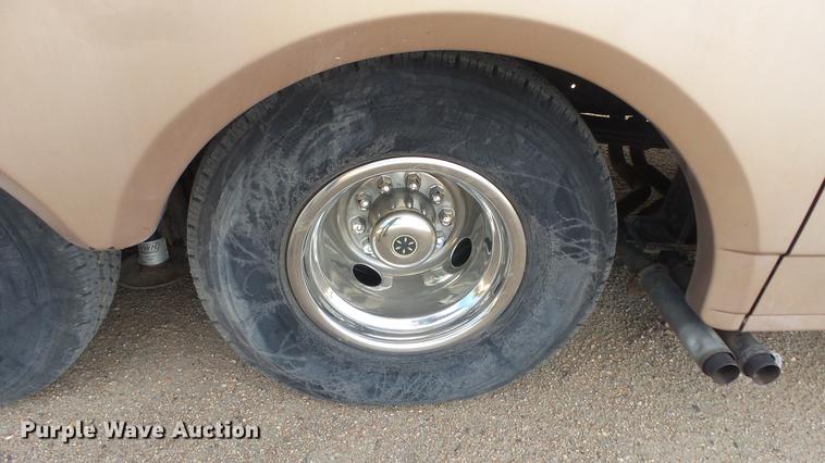 image for item FO9176 1997 Winnebago Vectra Grand Tour RV