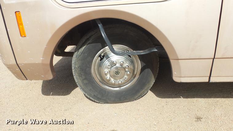 image for item FO9176 1997 Winnebago Vectra Grand Tour RV