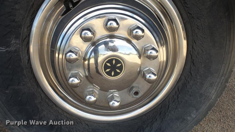 image for item FO9176 1997 Winnebago Vectra Grand Tour RV