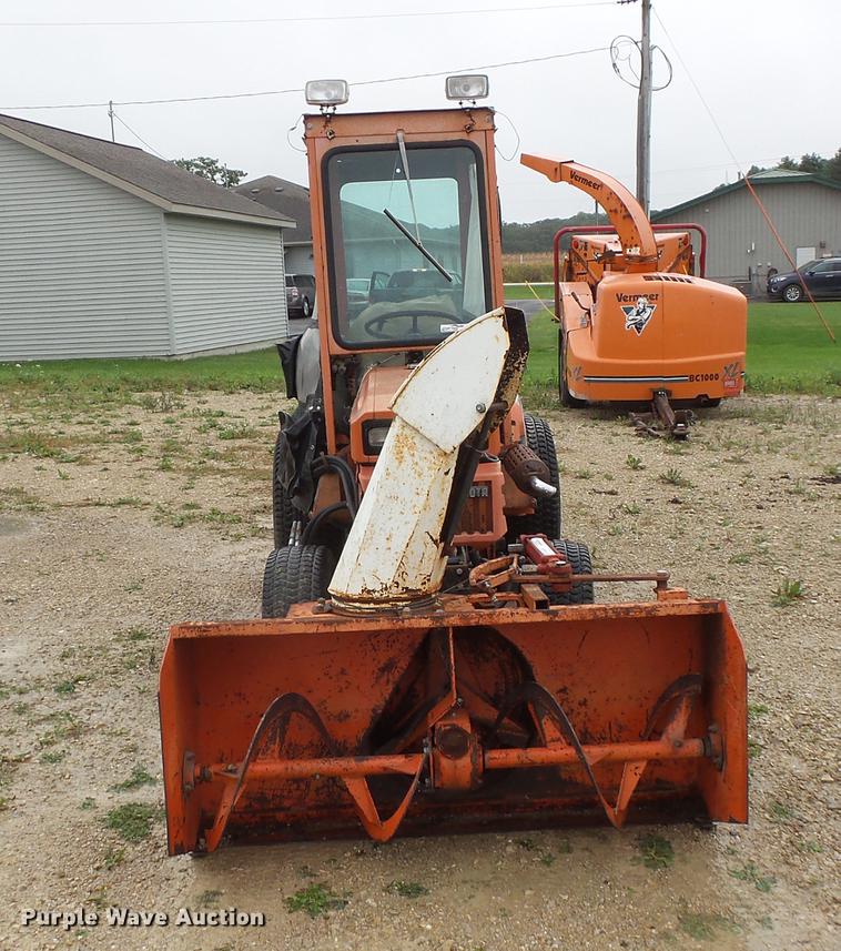 image for item FT9916 Kubota B6200 tractor
