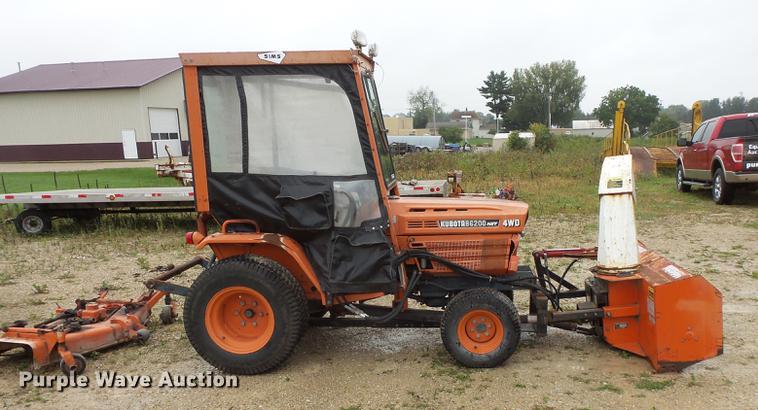 image for item FT9916 Kubota B6200 tractor