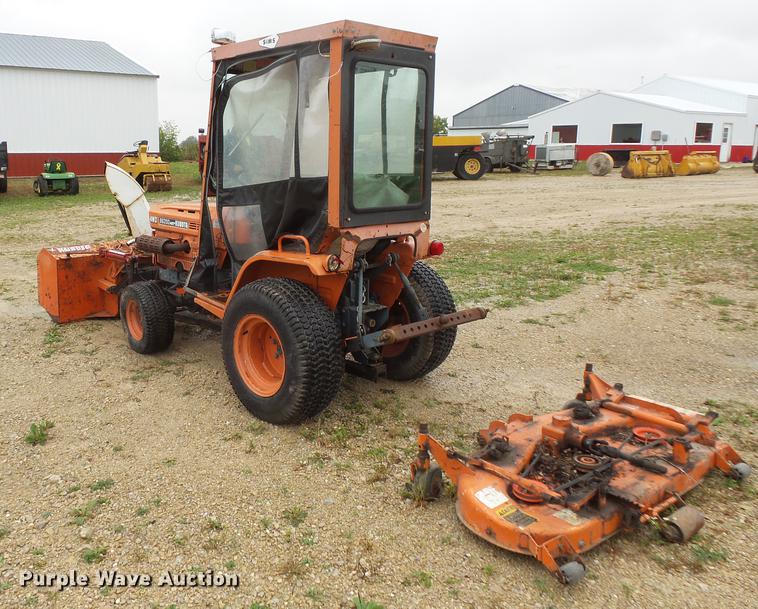image for item FT9916 Kubota B6200 tractor