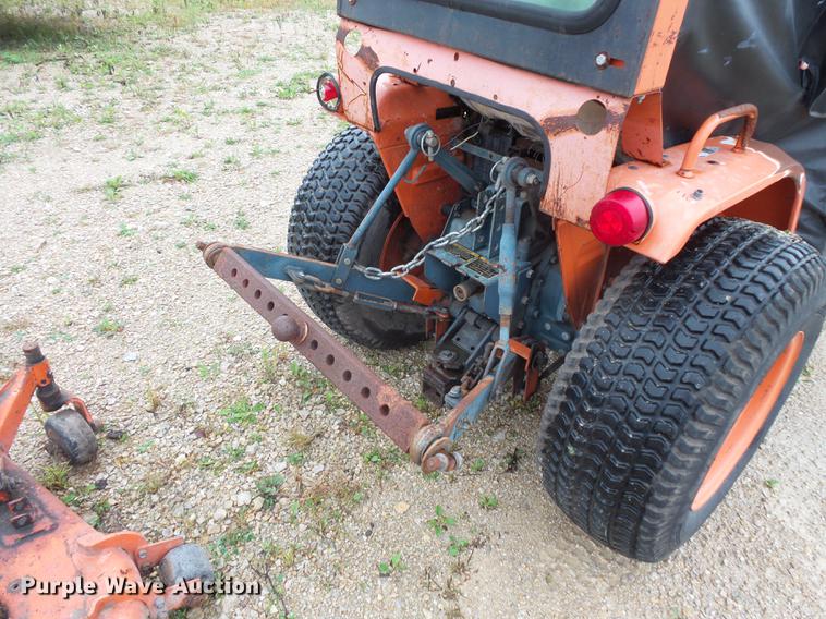 image for item FT9916 Kubota B6200 tractor