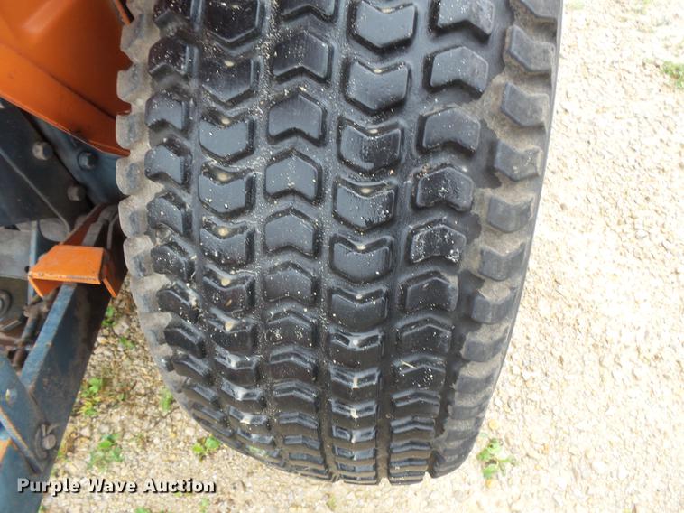 image for item FT9916 Kubota B6200 tractor