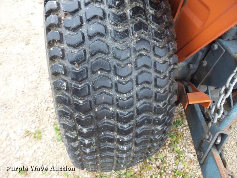 image for item FT9916 Kubota B6200 tractor