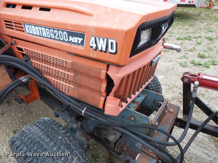 image for item FT9916 Kubota B6200 tractor