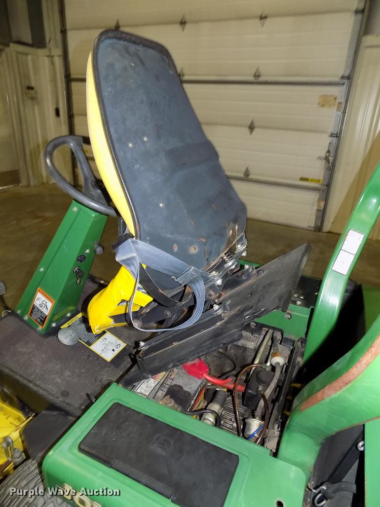 image for item G1334 John Deere F911 lawn mower