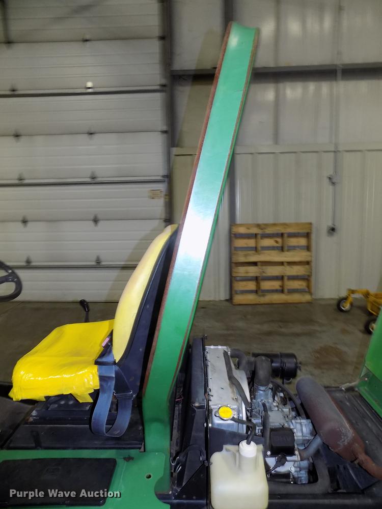 image for item G1334 John Deere F911 lawn mower