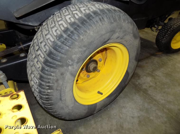 image for item G1334 John Deere F911 lawn mower