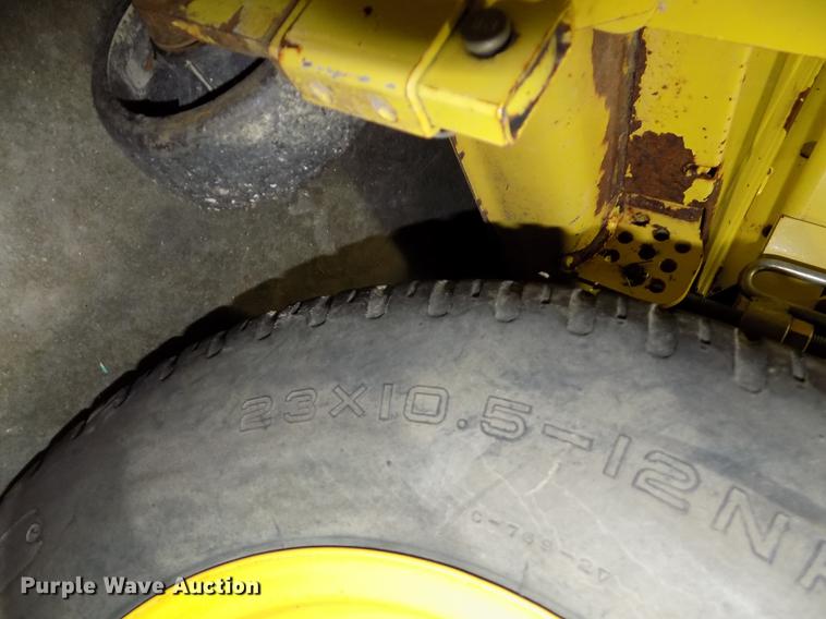 image for item G1334 John Deere F911 lawn mower