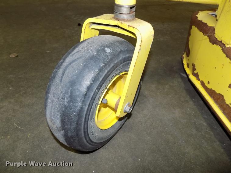 image for item G1334 John Deere F911 lawn mower