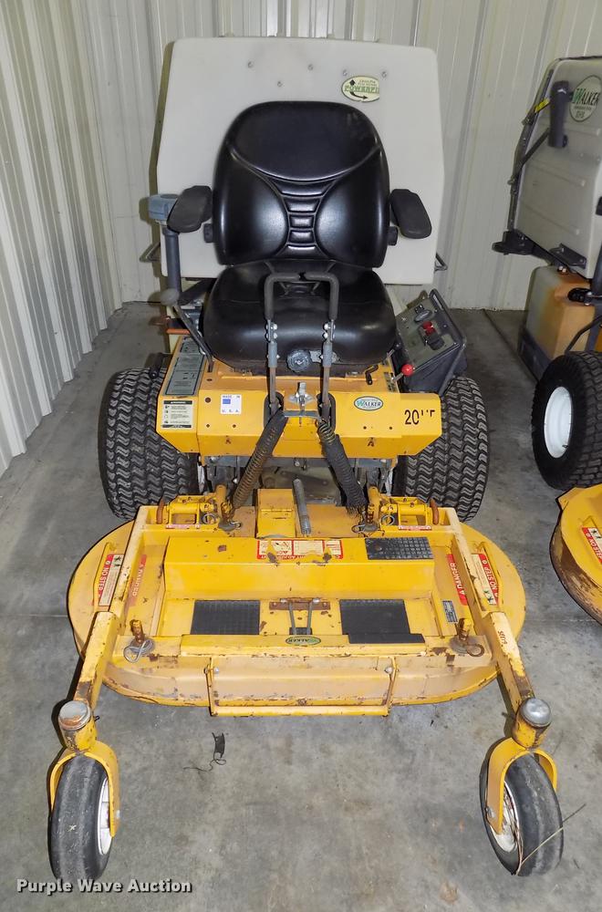 image for item G1335 2006 Walker MTGHS ZTR lawn mower