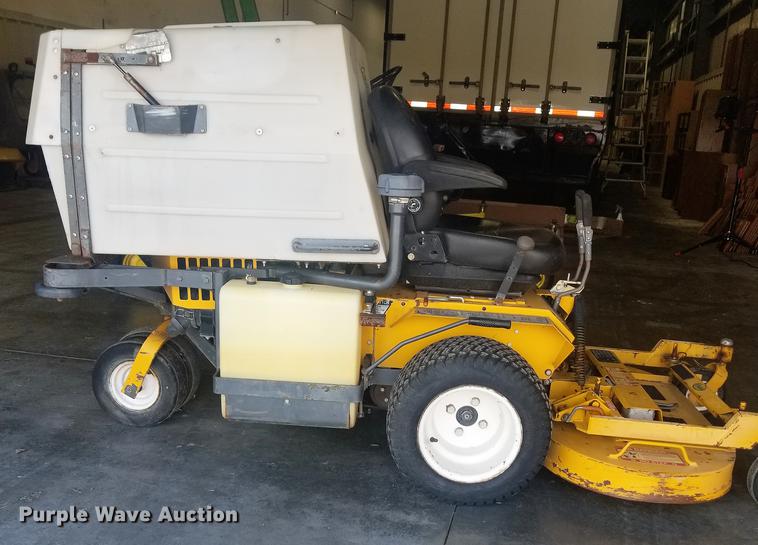 image for item G1335 2006 Walker MTGHS ZTR lawn mower