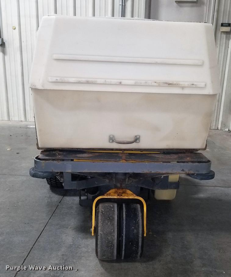 image for item G1335 2006 Walker MTGHS ZTR lawn mower