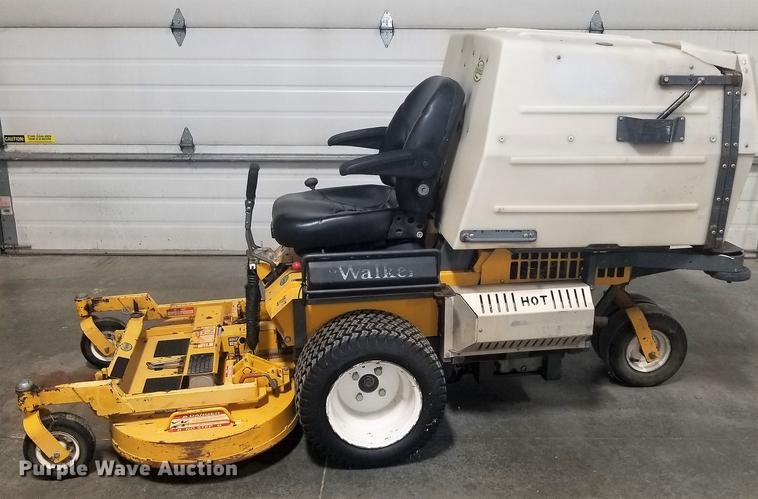 image for item G1335 2006 Walker MTGHS ZTR lawn mower