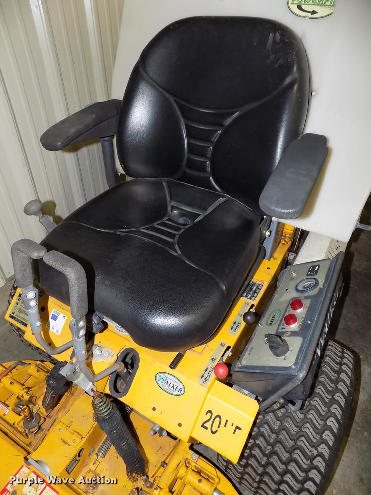 image for item G1335 2006 Walker MTGHS ZTR lawn mower