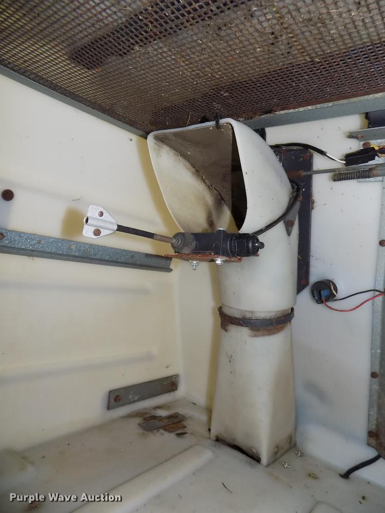 image for item G1335 2006 Walker MTGHS ZTR lawn mower