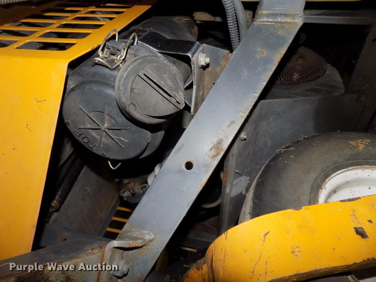 image for item G1335 2006 Walker MTGHS ZTR lawn mower