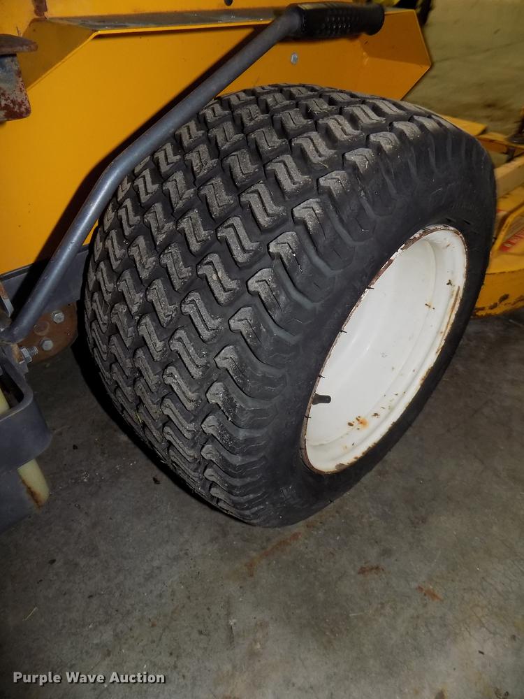 image for item G1335 2006 Walker MTGHS ZTR lawn mower