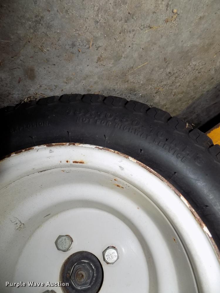 image for item G1335 2006 Walker MTGHS ZTR lawn mower