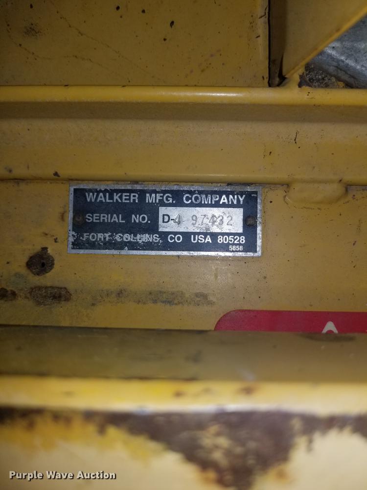 image for item G1335 2006 Walker MTGHS ZTR lawn mower