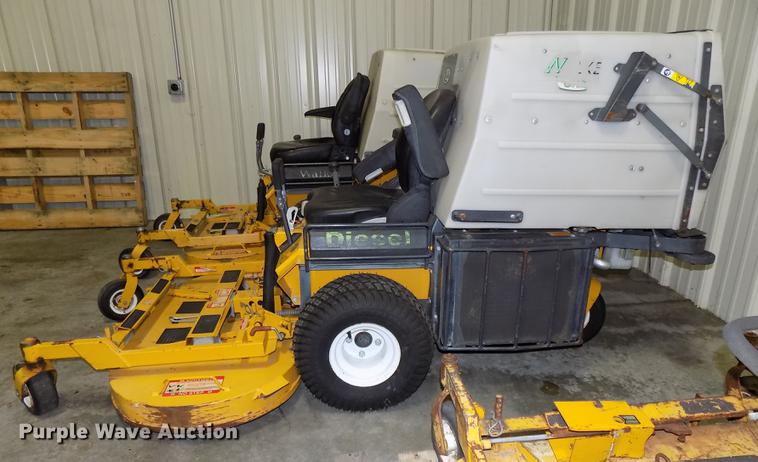 image for item G1336 Walker MDDGHS ZTR lawn mower