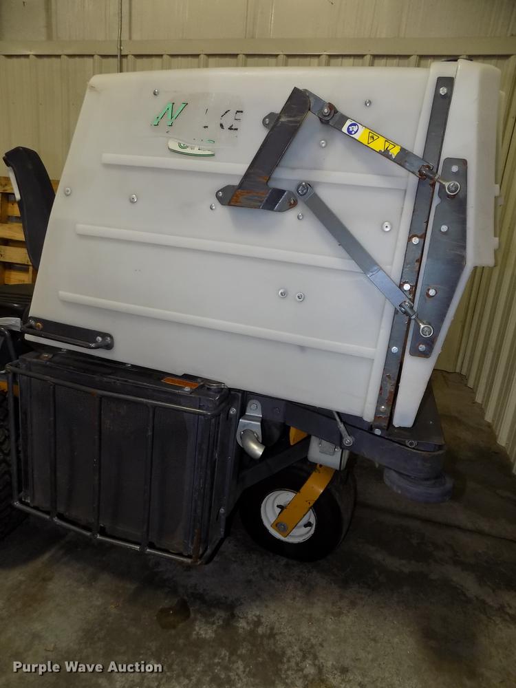 image for item G1336 Walker MDDGHS ZTR lawn mower