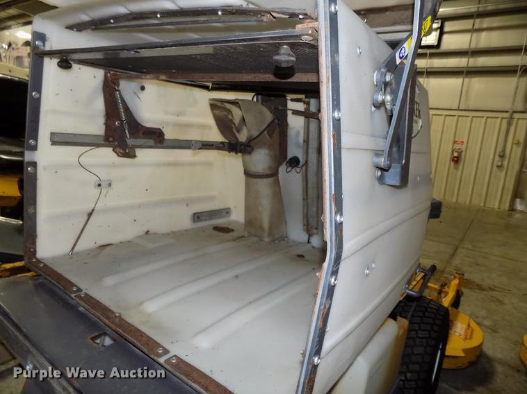 image for item G1336 Walker MDDGHS ZTR lawn mower