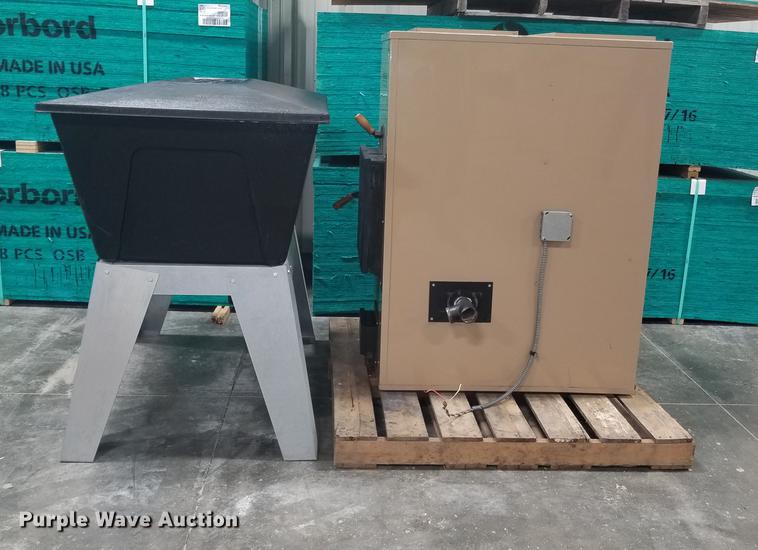 image for item G1340 A-Maize-Ing Heat corn stove/hopper