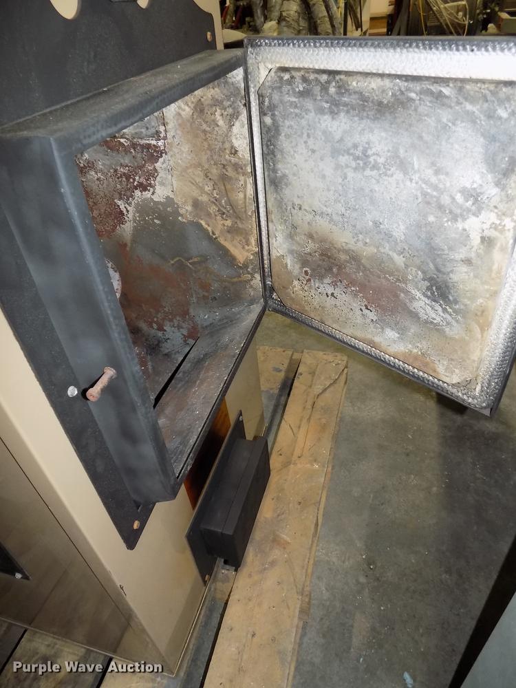 image for item G1340 A-Maize-Ing Heat corn stove/hopper