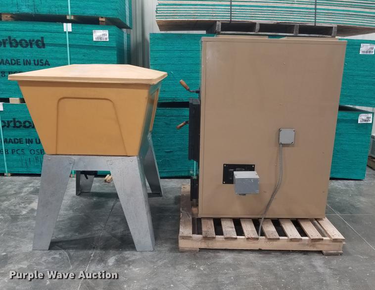 image for item G1341 A-Maize-Ing Heat corn stove/hopper