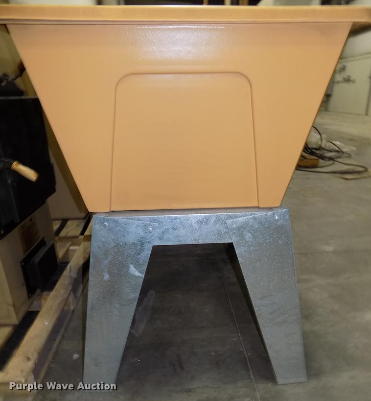 image for item G1341 A-Maize-Ing Heat corn stove/hopper