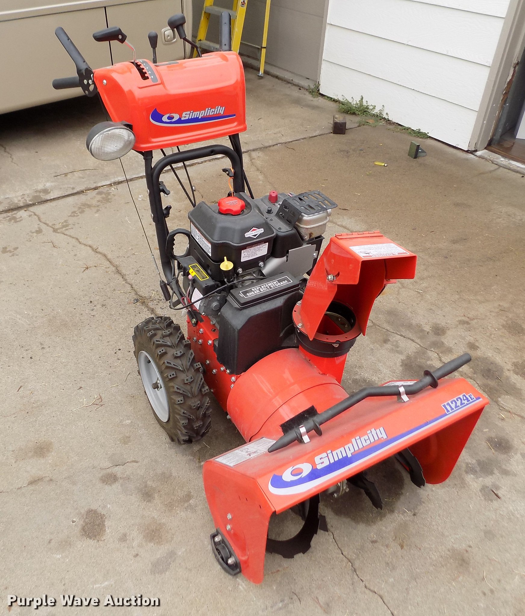 Simplicity I1224E snow blower in Salina, KS Item DB9130 sold Purple